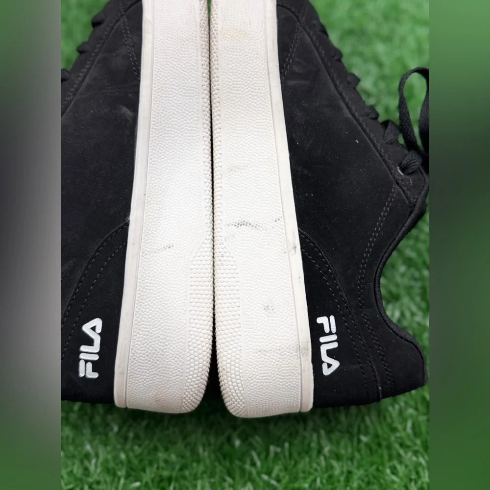 Fila Black and White Women’s Sneakers Size‎ 9
